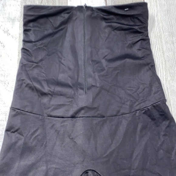 Miracle suit black shaper bottoms size medium - Picture 4 of 5
